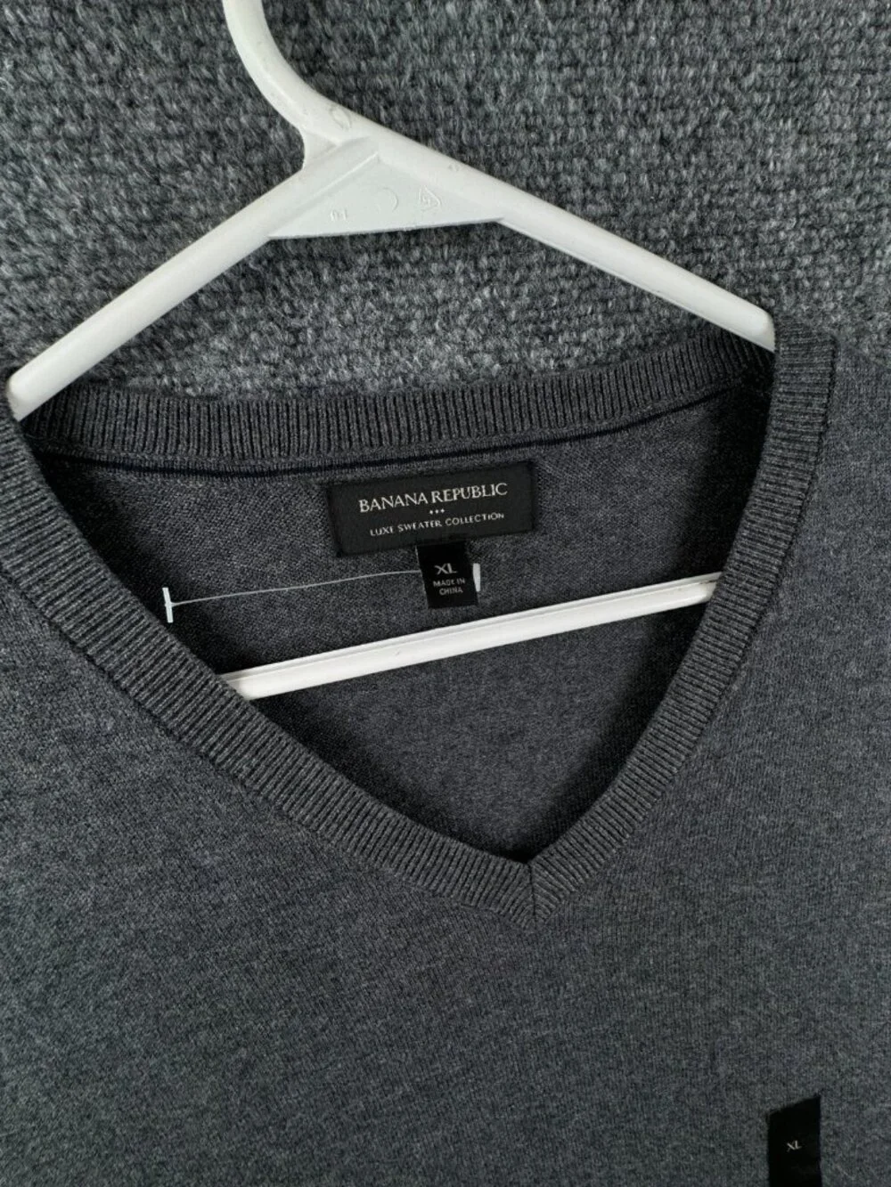 NWOT Banana Republic Pullover Luxe Sweater XL Gray V Neck Knit Soft Cotton Blend